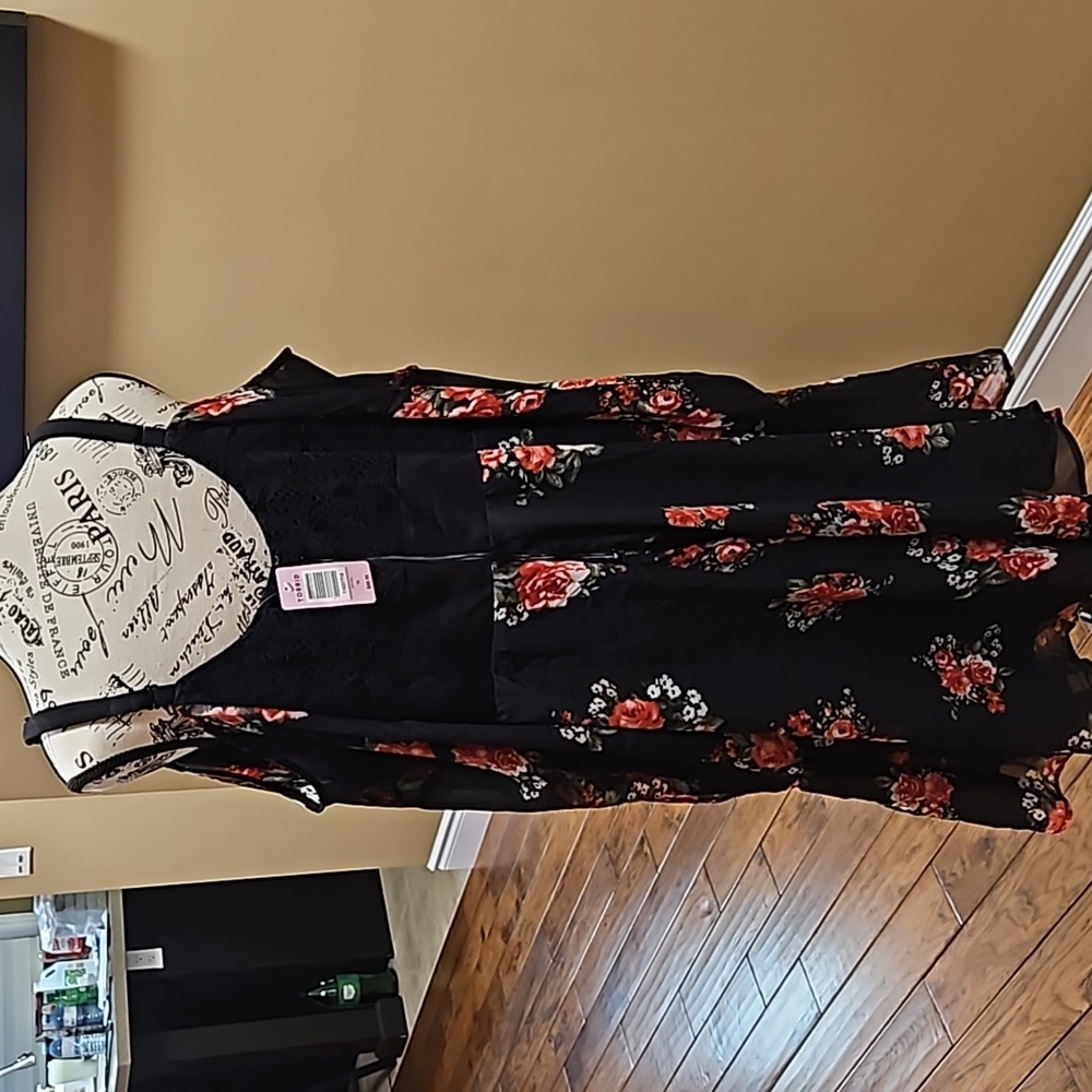 COLD SHOULDER DRESS - Picture 5 of 6